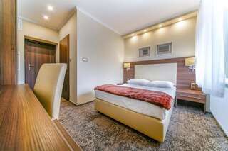 Отель Hotel Promien Скаржиско-Каменна Улучшенный двухместный номер с 1 кроватью-1